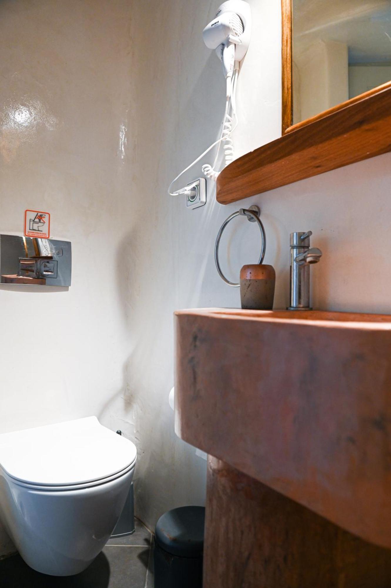 Mati Cave Apartment